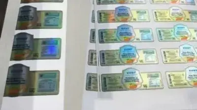 Резка рулонов этикеток с предварительно нанесенной печатью  